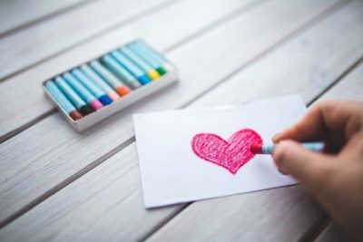 Corazón dibujado con autoestima