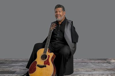Ejemplo de superación: Tony Melendez